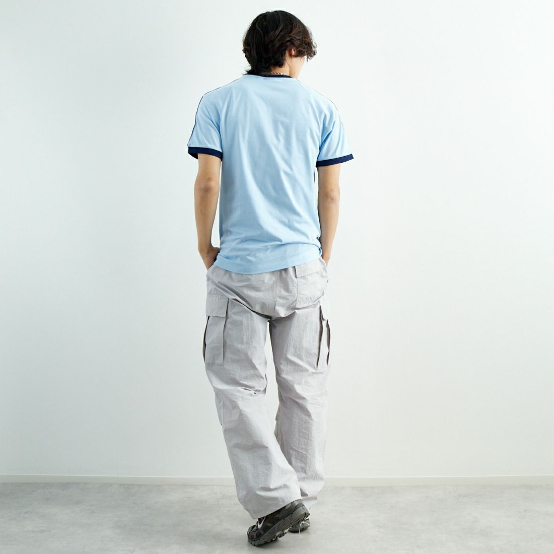adidas Originals [アディダス オリジナルス] アディカラークラシックス スリーストライプスTシャツ [BVB48] JN7018 &&モデル身長：179cm 着用サイズ：L&&