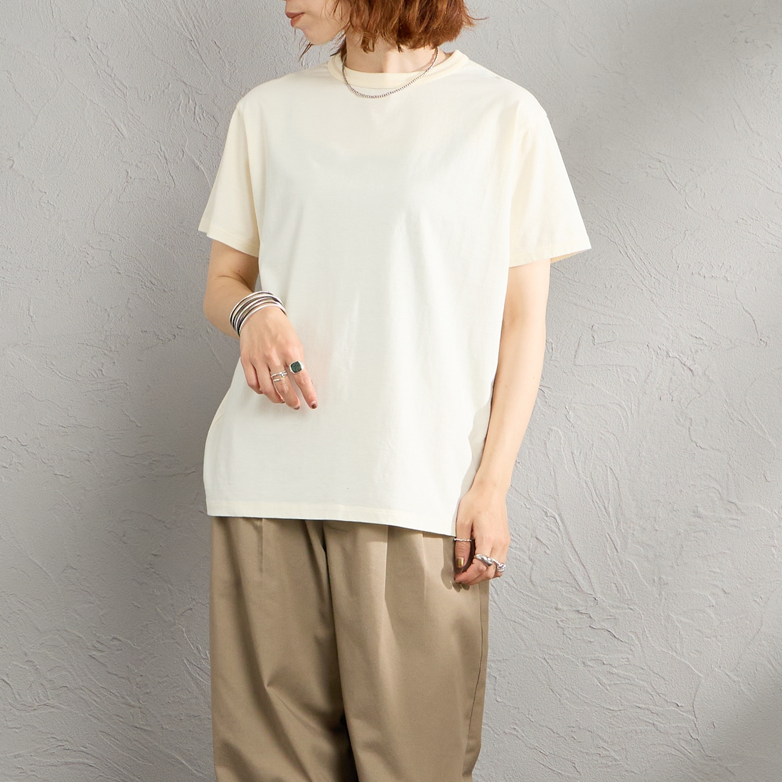 THE SHINZONE [ザ シンゾーン] コットンパックTシャツ [20SMSCU66] 05 C.GY/RE &&モデル身長：160cm 着用サイズ：F0&&