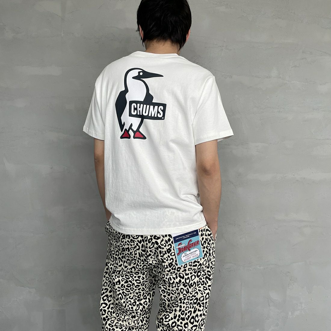 CHUMS [チャムス] ブービーロゴTシャツ [CH01-2279] W001 WHITE &&モデル身長：173cm 着用サイズ：M&&