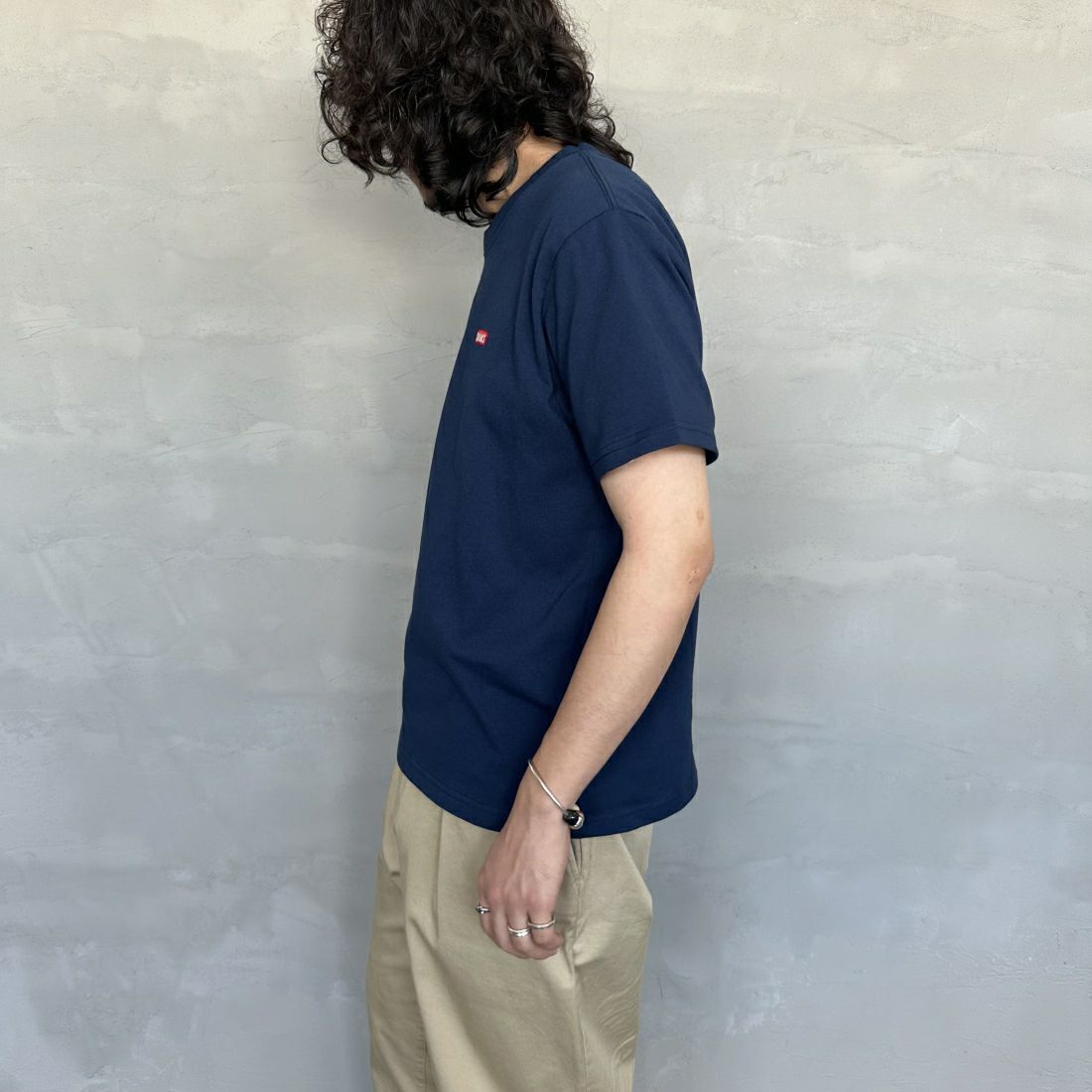 CHUMS [チャムス] ブービーロゴTシャツ [CH01-2279] N001 NAVY &&モデル身長：173cm 着用サイズ：M&&