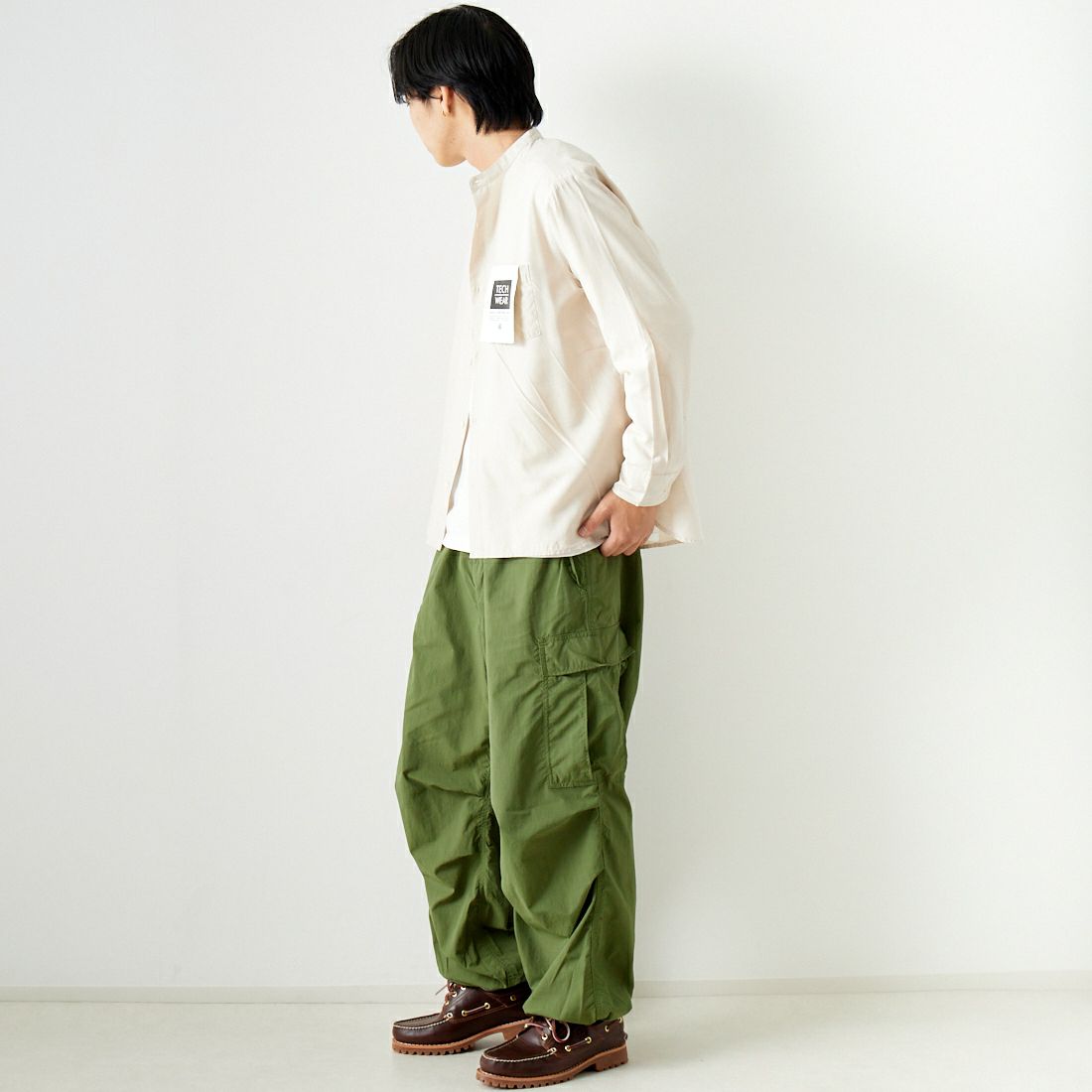 Jeans Factory Clothes [ジーンズファクトリークローズ] ロングスリーブ テックリネンバンドカラーシャツ [EPC-41100] 1 O.WHITE &&モデル身長：179cm 着用サイズ：M&&