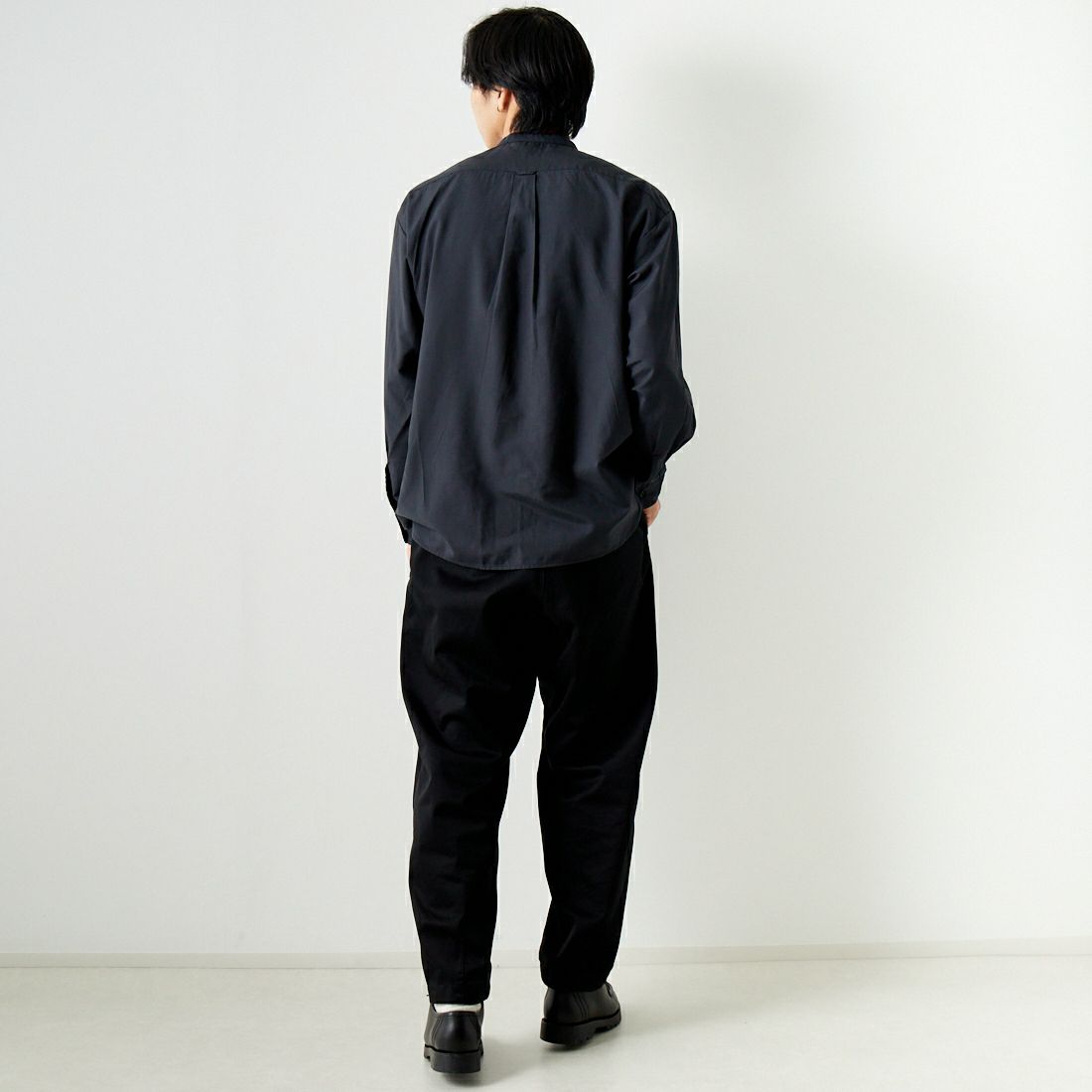 Jeans Factory Clothes [ジーンズファクトリークローズ] ロングスリーブ テックリネンバンドカラーシャツ [EPC-41100] 6 CHARCOAL &&モデル身長：179cm 着用サイズ：L&&