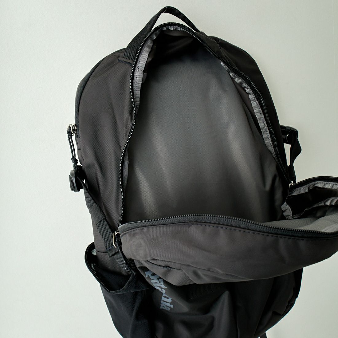 patagonia [パタゴニア] レフュジオ デイパック 26L [47913] BLK