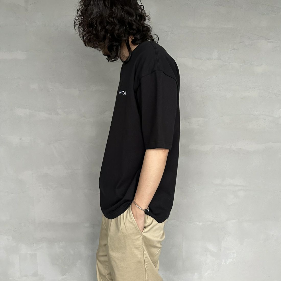 RVCA [ルーカ] ボックスロゴTシャツ [BE041-224] BLK &&モデル身長：173cm 着用サイズ：M&&