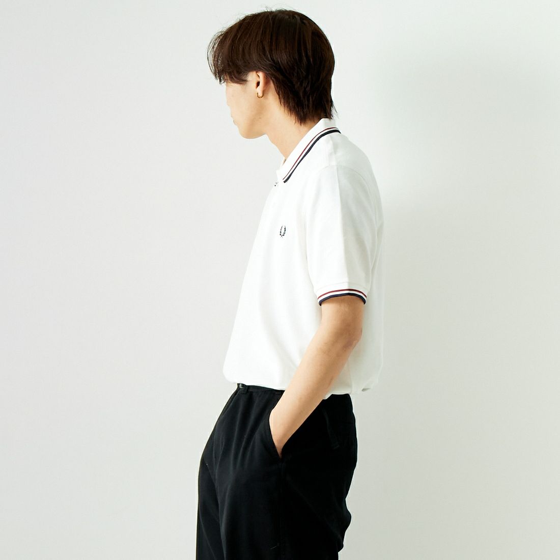 FRED PERRY [フレッドペリー] ティップライン ロゴ刺繍ポロシャツ [M3600] T60 SNWHT &&モデル身長：179cm 着用サイズ：XL&&