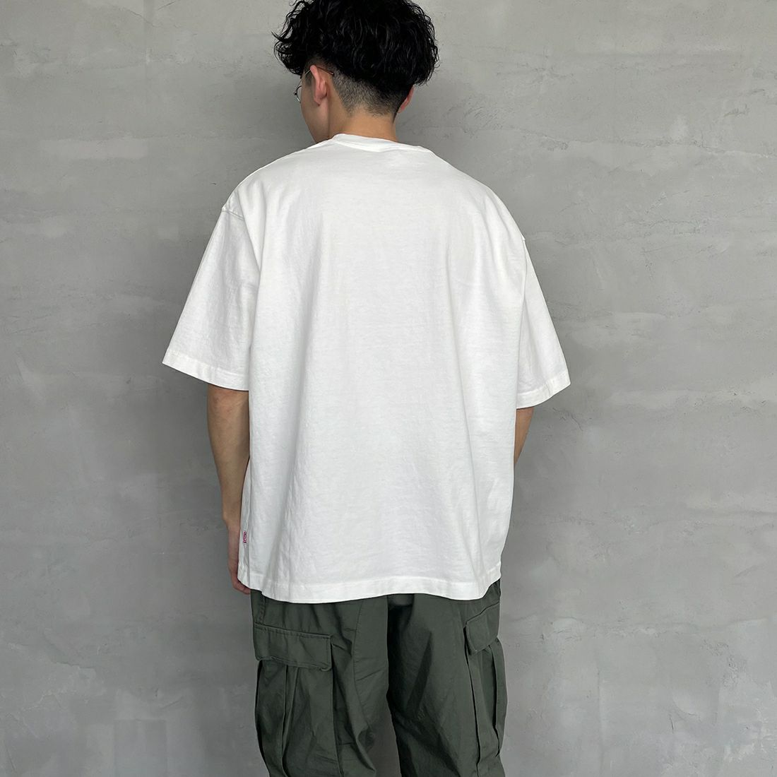 CHUMS [チャムス] ヘビーウエイトチャムスロゴTシャツ [CH01-2271] W001 WHITE &&モデル身長：168cm 着用サイズ：M&&