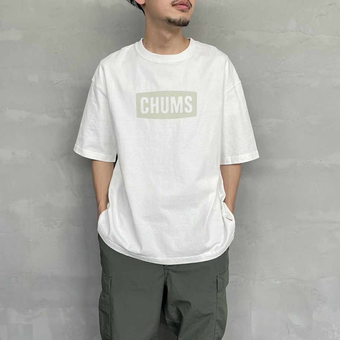 CHUMS [チャムス] ヘビーウエイトチャムスロゴTシャツ [CH01-2271] W001 WHITE &&モデル身長：168cm 着用サイズ：L&&