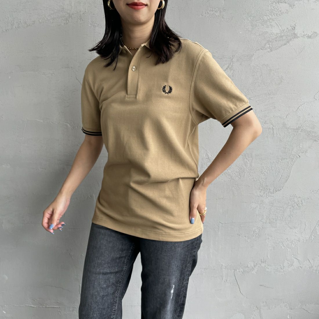 FRED PERRY [フレッドペリー] ティップライン ロゴ刺繍ポロシャツ [M3600] U88 WARM S &&モデル身長：163cm 着用サイズ：S&&