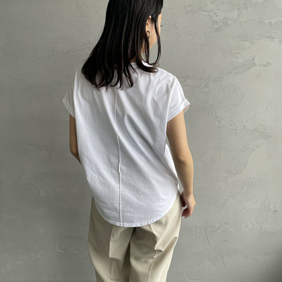 MICA&DEAL [マイカアンドディール] CHIARO プリントTシャツ [0124109004] WHITE &&モデル身長：163cm 着用サイズ：36&&