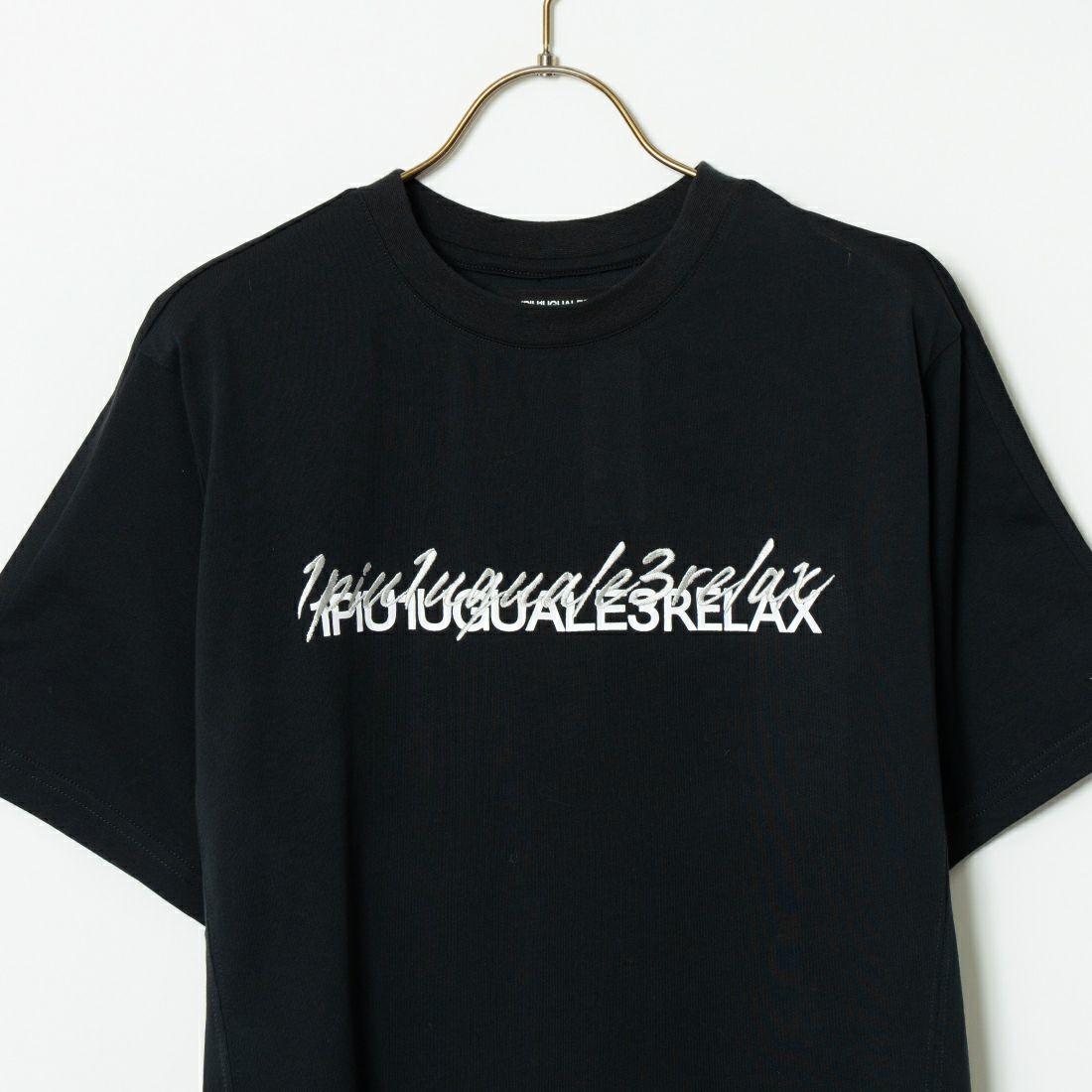 1PIU1UGUALE3 RELAX [ウノ ピゥ ウノ ウグァーレ トレ] ダブルロゴ半袖Tシャツ [UST-24003] SN90 BLACK