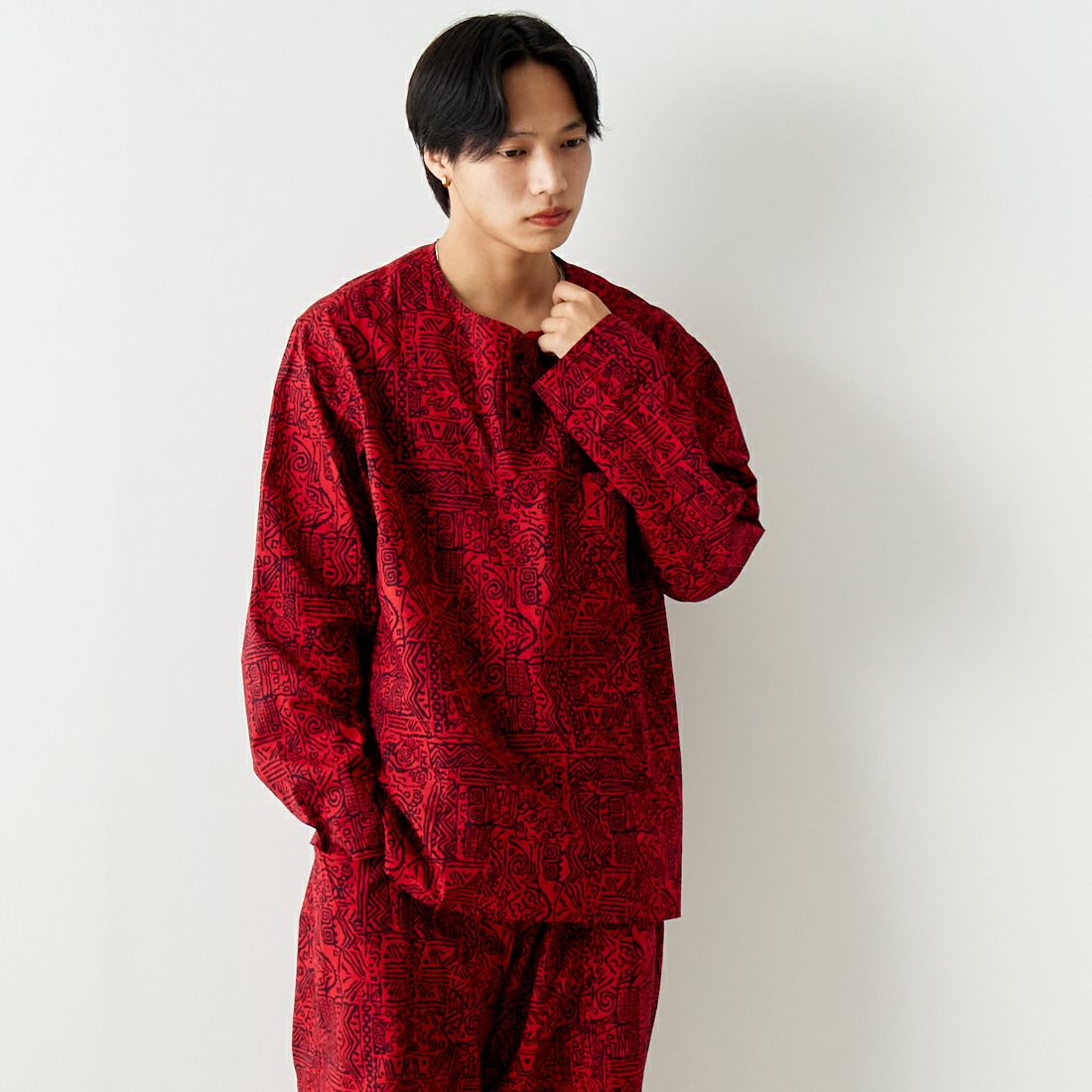 South2West8 [サウスツーウエストエイト] ヘンリーネックシャツ [OT549] A RED &&モデル身長：179cm 着用サイズ：M&&