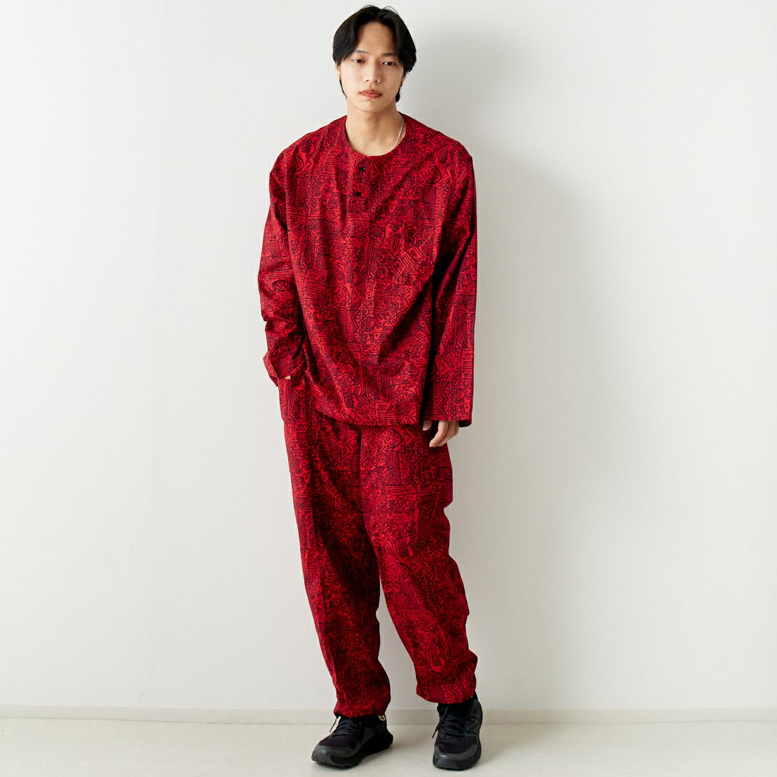 South2West8 [サウスツーウエストエイト] ヘンリーネックシャツ [OT549] A RED &&モデル身長：179cm 着用サイズ：M&&