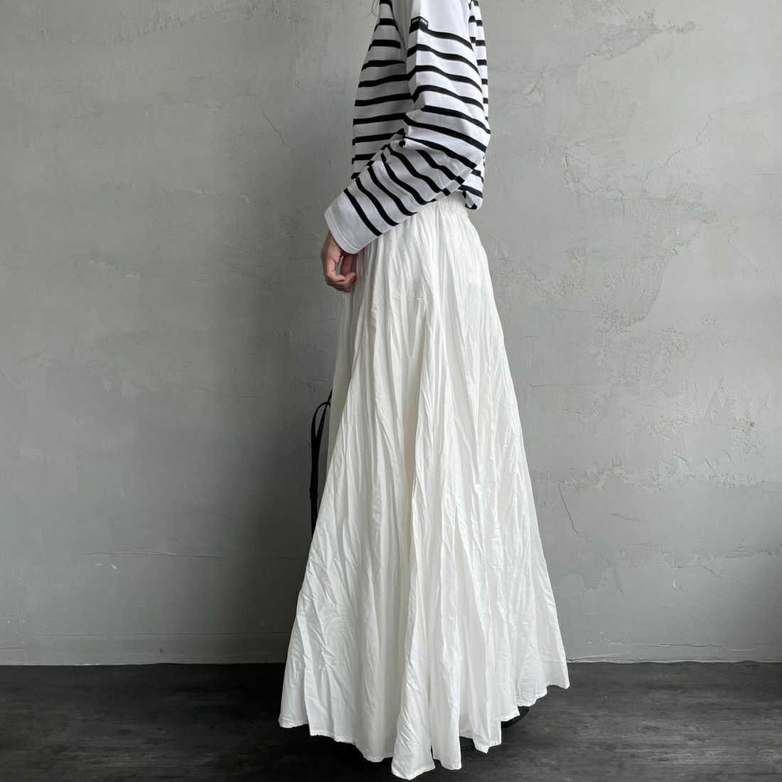 mizuiro ind [ミズイロインド] ボリュームフレアスカート [3-260010] 11 O.WHITE &&モデル身長：160cm 着用サイズ：F&&