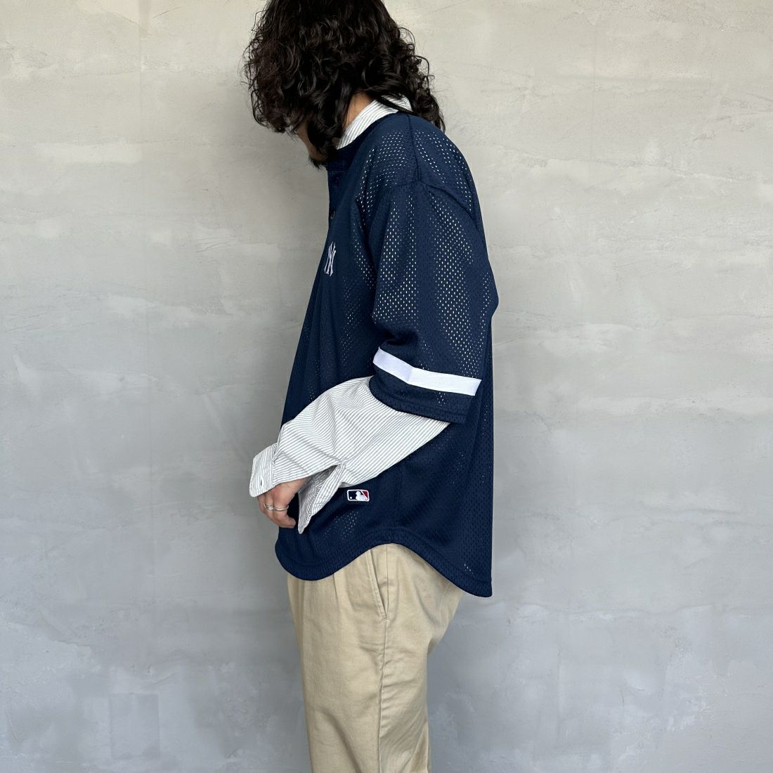 Fanatics [ファナティクス] 別注 MLBロゴ ヘンリーネックメッシュTシャツ [ML2124SS1-JF] NAVY/NY &&モデル身長：173cm 着用サイズ：M&&