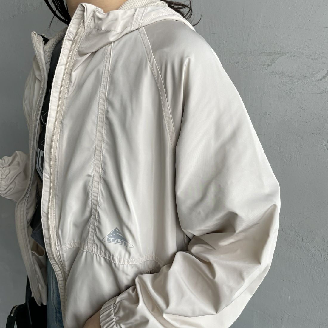 KELTY [ケルティ] 別注 ナイロンタフタ フードジャケット [KE242W10IN01-JF] ｱｲﾎﾞﾘｰ &&モデル身長：163cm 着用サイズ：S&&