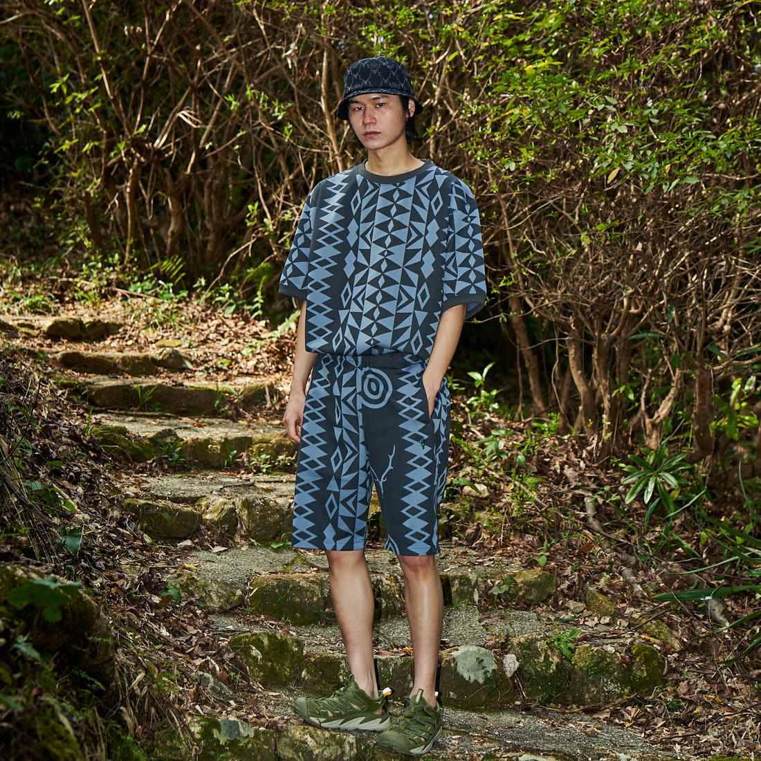 South2West8 [サウスツーウエストエイト] 別注 ストリングスウェットショートパンツ [MR1015-JF] CHARCOAL &&モデル身長：182cm 着用サイズ：L&&