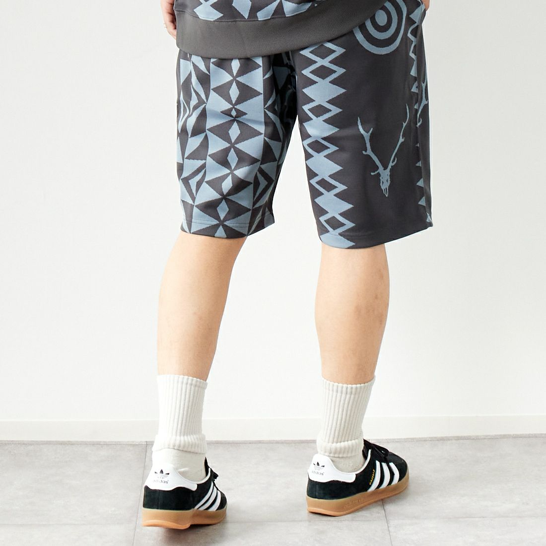 South2West8 [サウスツーウエストエイト] 別注 ストリングスウェットショートパンツ [MR1015-JF] CHARCOAL &&モデル身長：179cm 着用サイズ：M&&