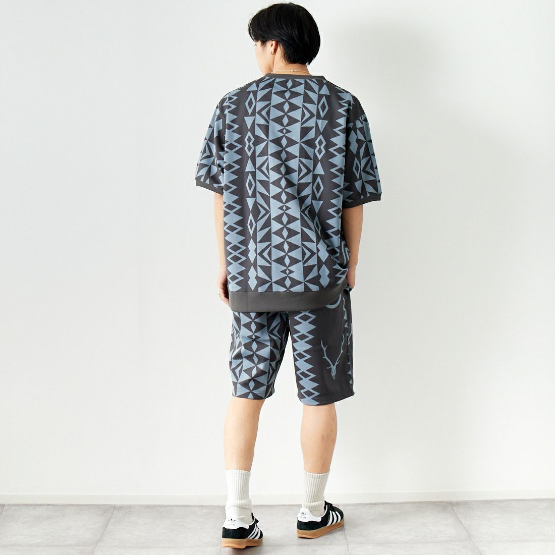 South2West8 [サウスツーウエストエイト] 別注 ストリングスウェットショートパンツ [MR1015-JF] CHARCOAL &&モデル身長：179cm 着用サイズ：M&&