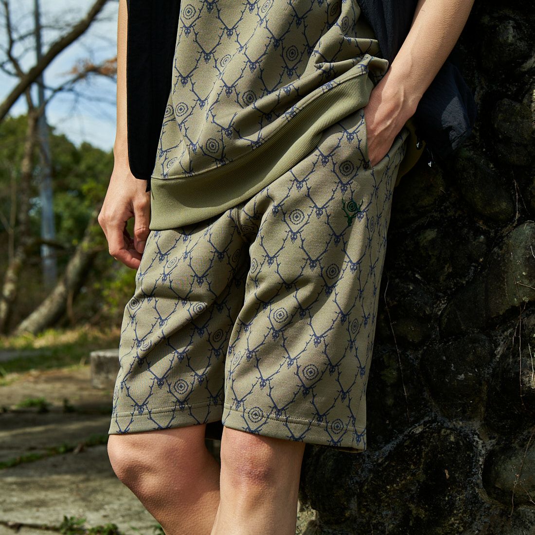 South2West8 [サウスツーウエストエイト] 別注 ストリングスウェットショートパンツ [MR1013-JF] KHAKI &&モデル身長：182cm 着用サイズ：M&&