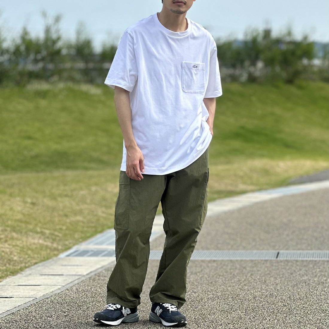 LACOSTE [ラコステ] アウトラインクロックポケットTシャツ [TH5581] 001 WHITE&&モデル身長：168cm 着用サイズ：6&&
