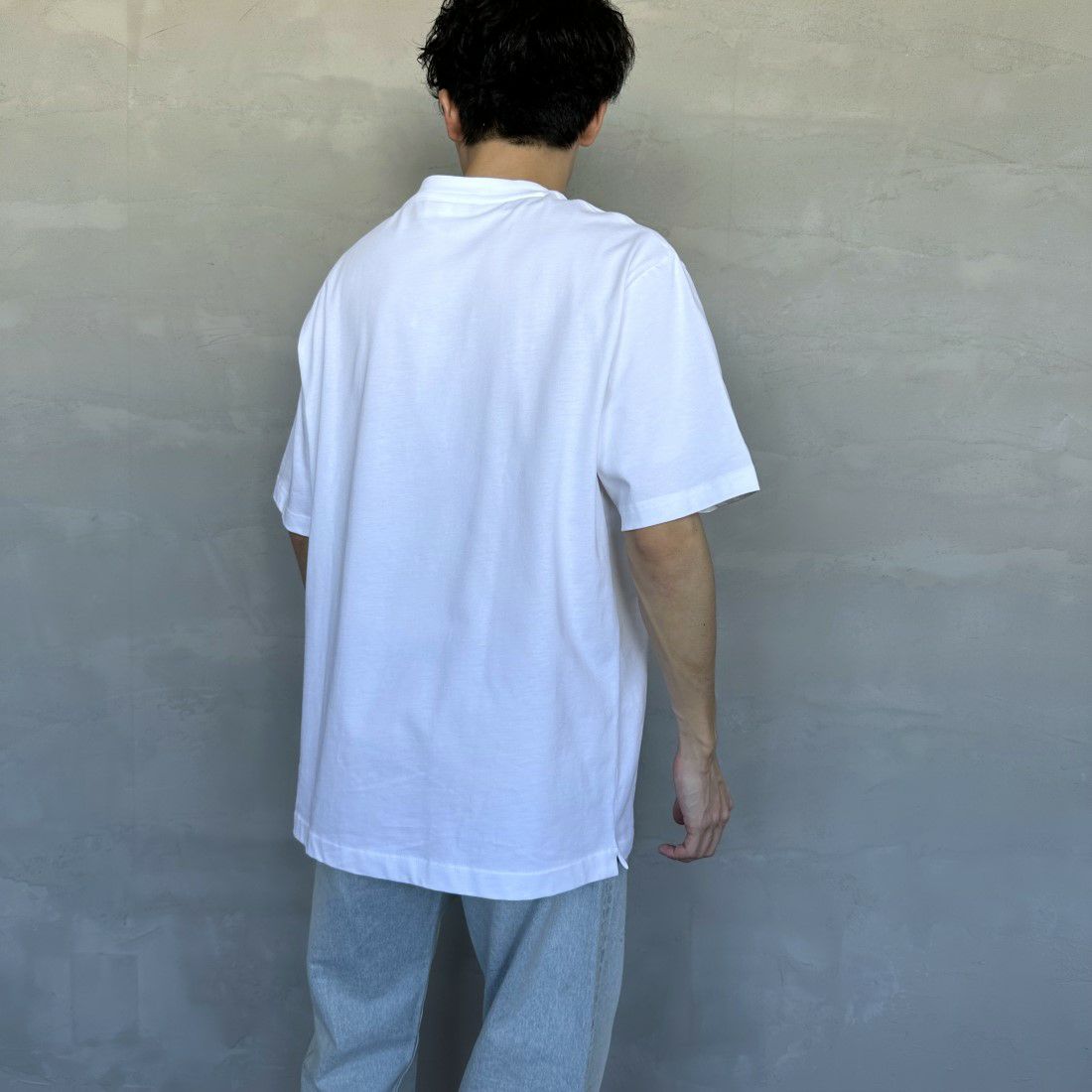 LACOSTE [ラコステ] アウトラインクロックポケットTシャツ [TH5581] 001 WHITE&&モデル身長：168cm 着用サイズ：6&&
