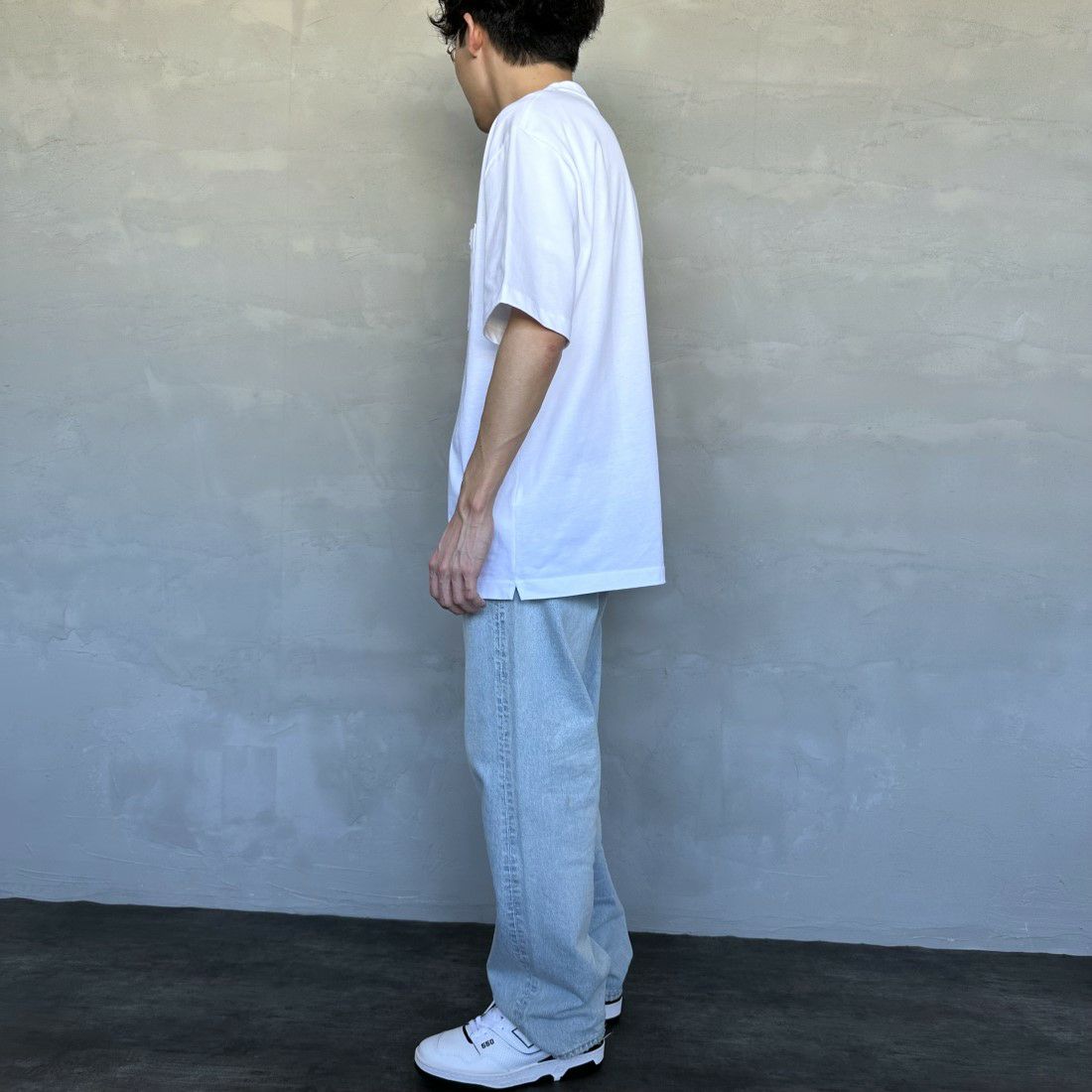 LACOSTE [ラコステ] アウトラインクロックポケットTシャツ [TH5581] 001 WHITE&&モデル身長：168cm 着用サイズ：6&&