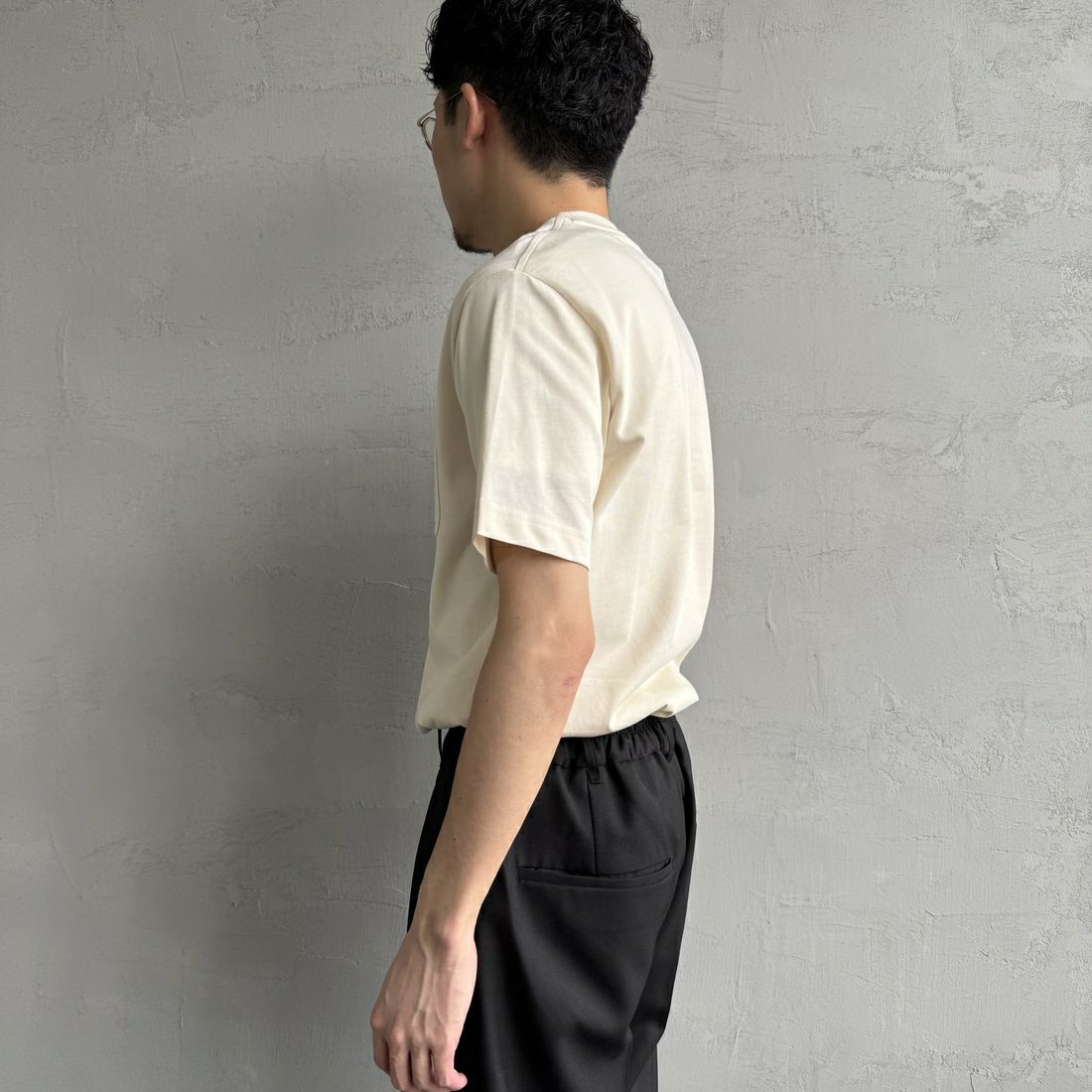 LACOSTE [ラコステ] アウトラインクロックポケットTシャツ [TH5581] XFJ ECRU &&モデル身長：168cm 着用サイズ：3&&