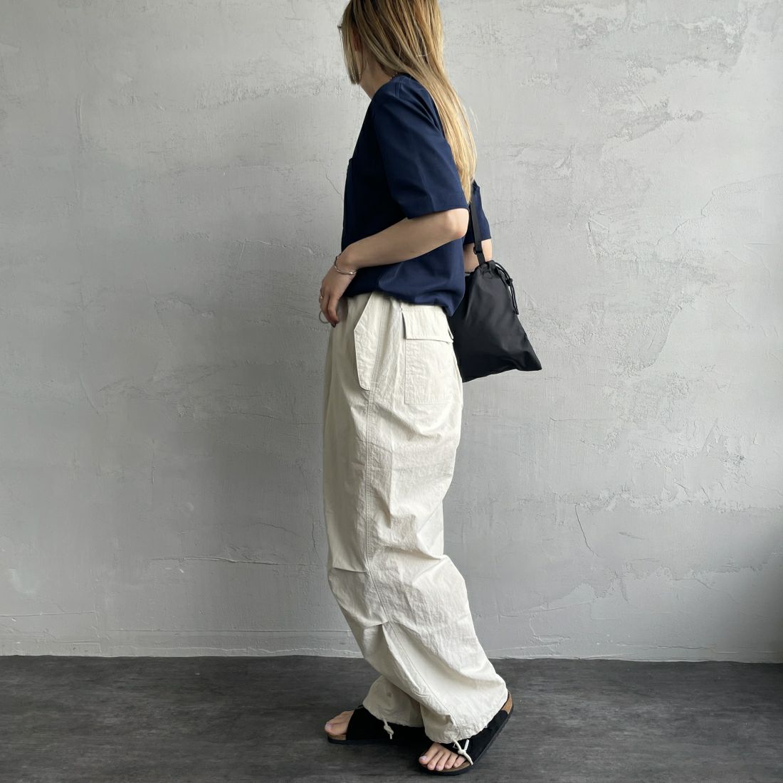 LACOSTE [ラコステ] アウトラインクロックポケットTシャツ [TH5581] 166 NAVY &&モデル身長：156cm 着用サイズ：2&&