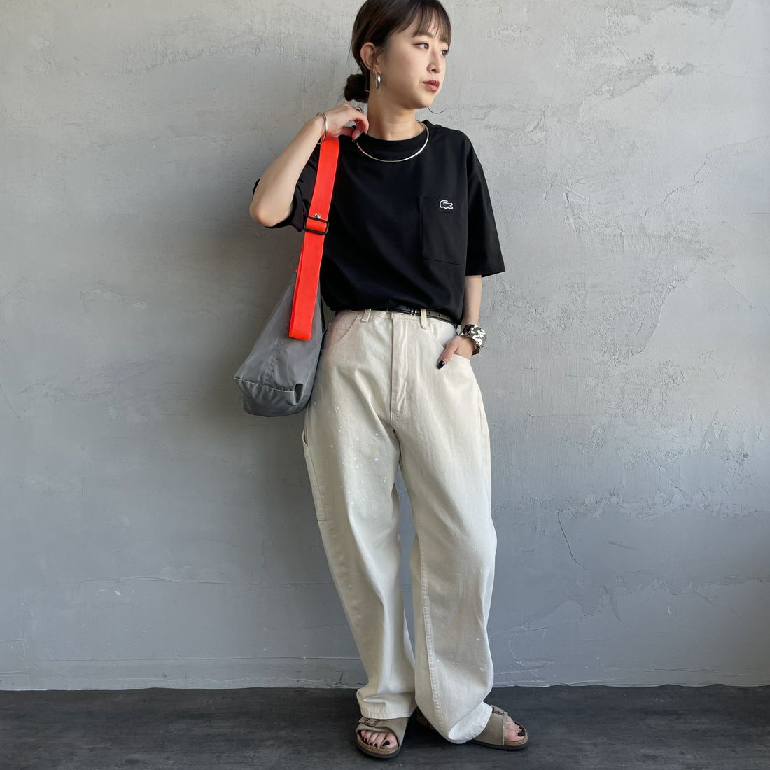 LACOSTE [ラコステ] アウトラインクロックポケットTシャツ [TH5581] 031 BLACK &&モデル身長：150cm 着用サイズ：2&&
