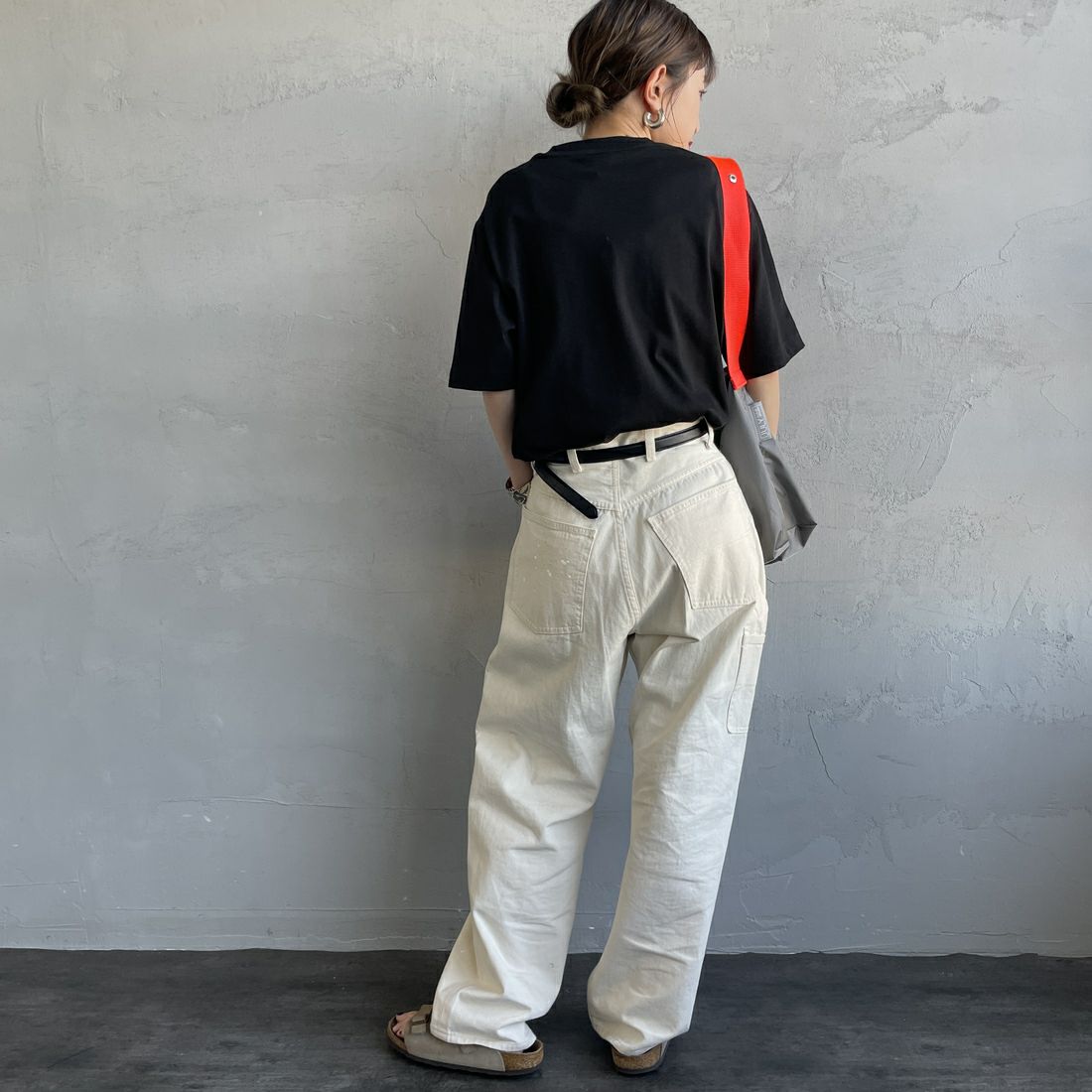 LACOSTE [ラコステ] アウトラインクロックポケットTシャツ [TH5581] 031 BLACK &&モデル身長：150cm 着用サイズ：2&&