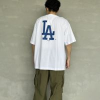 WHITE&&モデル身長：168cm 着用サイズ：XL&&