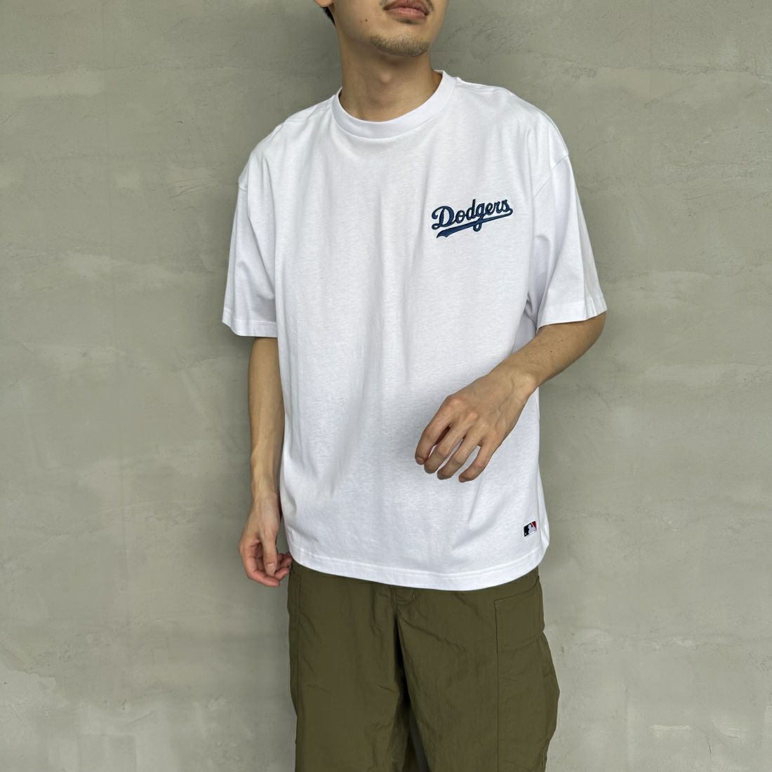 Fanatics [ファナティクス] 別注 MLBバックプリント ショートスリーブTシャツ [ML0122SS0002-JF] WHITE &&モデル身長：168cm 着用サイズ：M&&