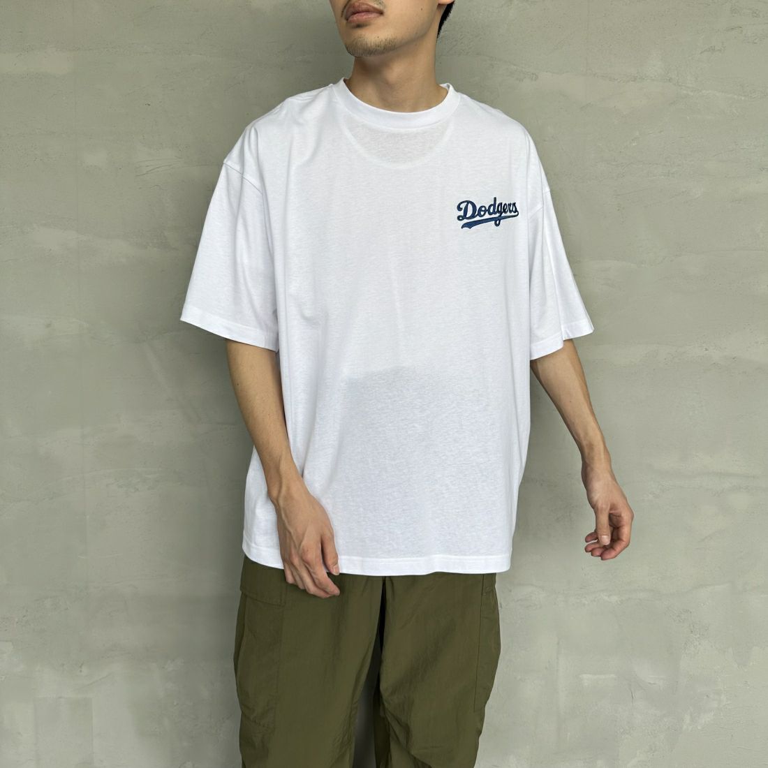 Fanatics [ファナティクス] 別注 MLBバックプリント ショートスリーブTシャツ [ML0122SS0002-JF] WHITE &&モデル身長：168cm 着用サイズ：XL&&