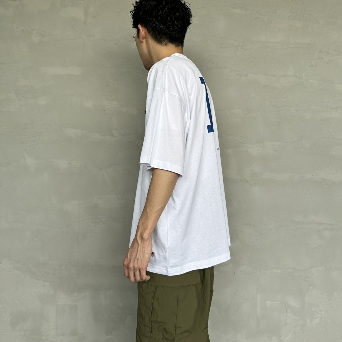 Fanatics [ファナティクス] 別注 MLBバックプリント ショートスリーブTシャツ [ML0122SS0002-JF] WHITE &&モデル身長：168cm 着用サイズ：XL&&