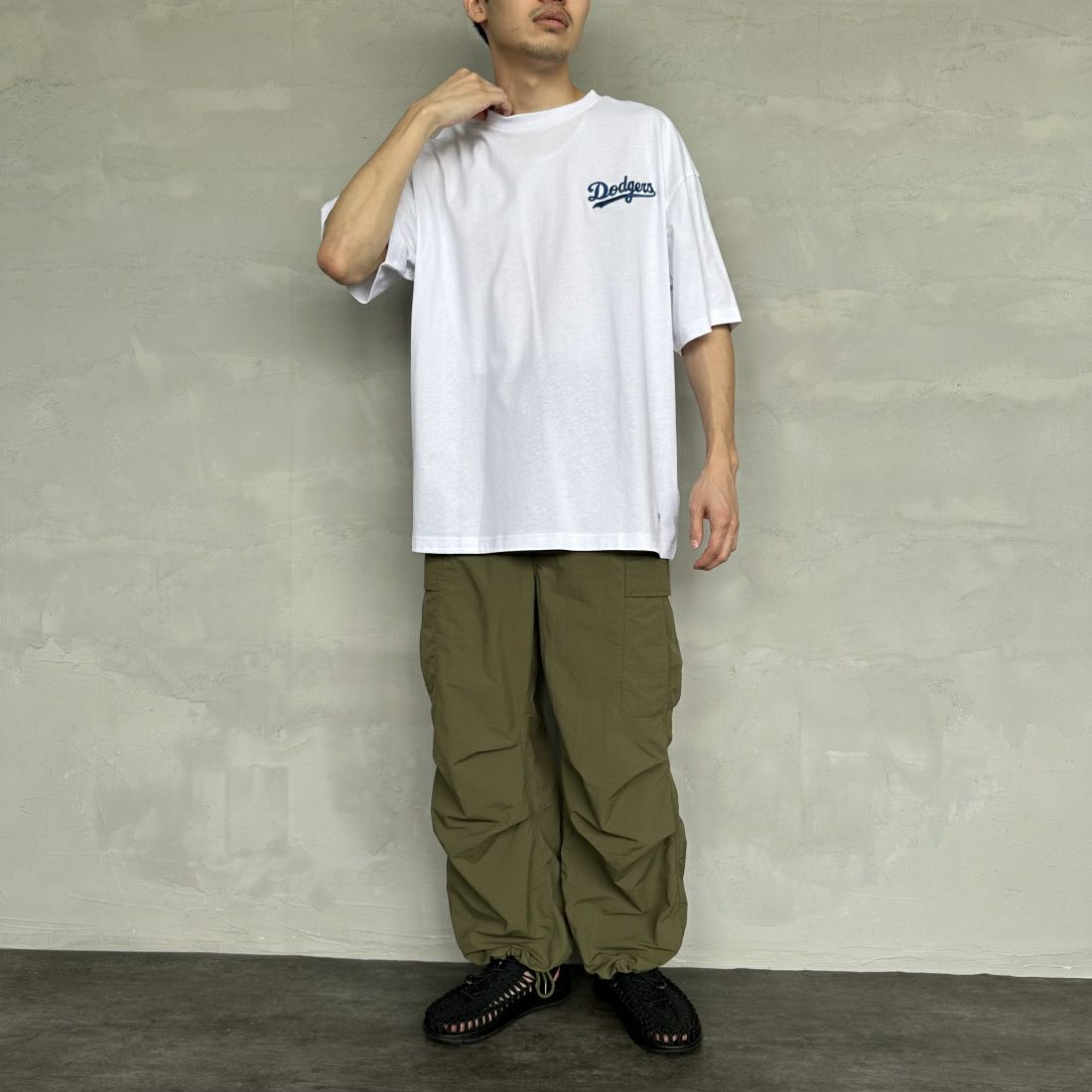 Fanatics [ファナティクス] 別注 MLBバックプリント ショートスリーブTシャツ [ML0122SS0002-JF] WHITE &&モデル身長：168cm 着用サイズ：XL&&