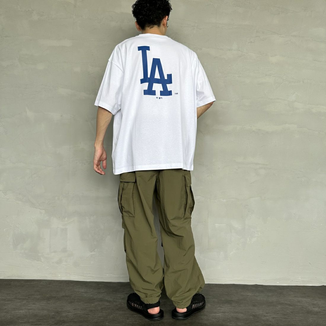 Fanatics [ファナティクス] 別注 MLBバックプリント ショートスリーブTシャツ [ML0122SS0002-JF] WHITE &&モデル身長：168cm 着用サイズ：XL&&