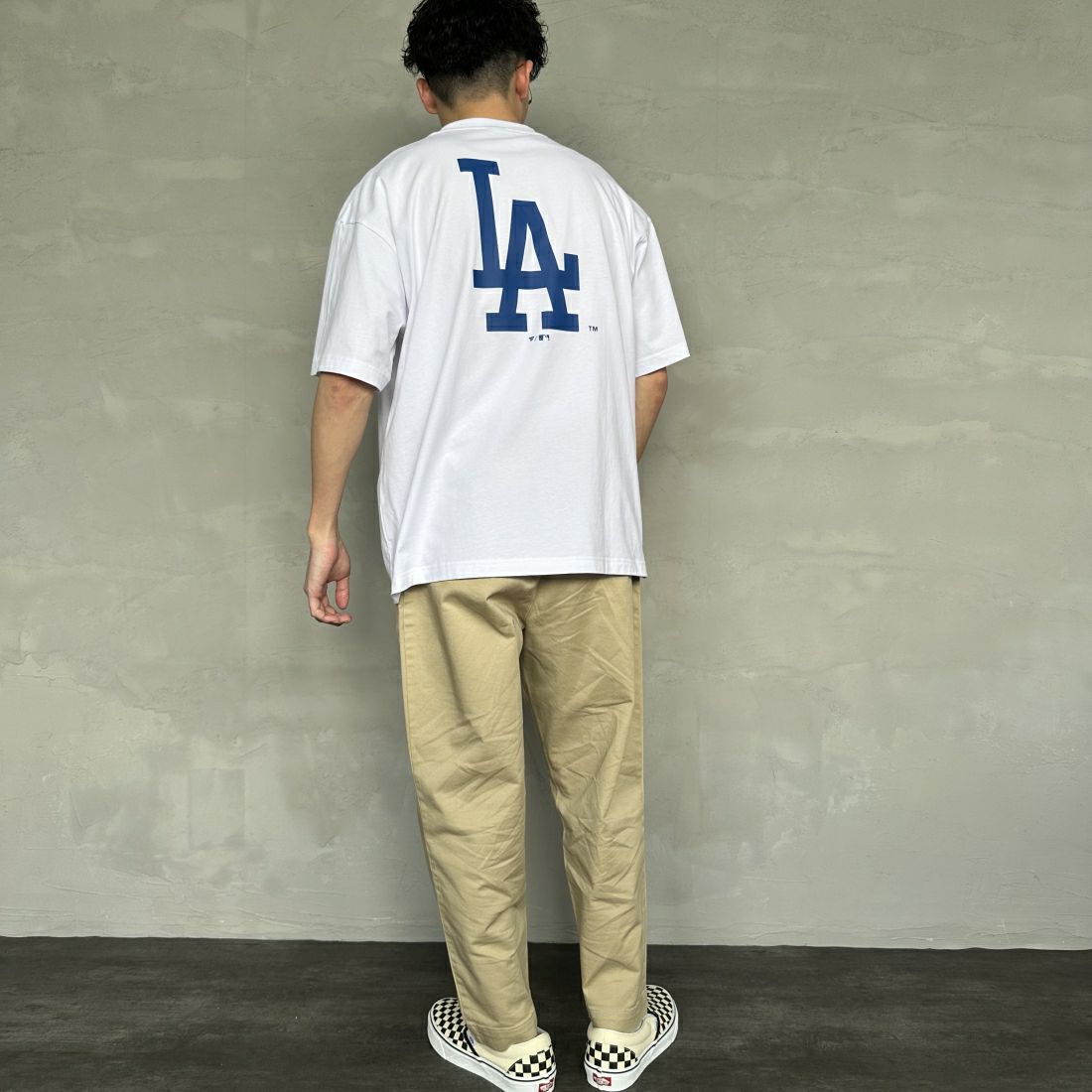 Fanatics [ファナティクス] 別注 MLBバックプリント ショートスリーブTシャツ [ML0122SS0002-JF] WHITE &&モデル身長：168cm 着用サイズ：XL&&