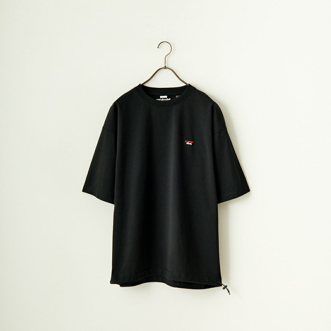 JEANSFACTORY × NANGA [ジーンズファクトリー × ナンガ] 別注 ワンポイントロゴ刺繍 ルーズフィットドローコードTシャツ [NW24SS-JF4] BLACK