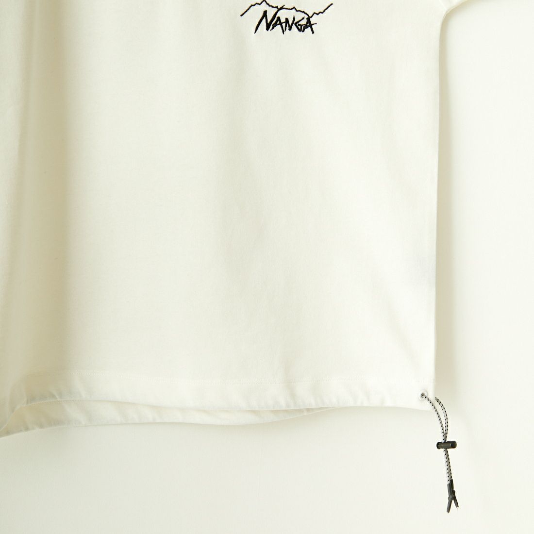 JEANSFACTORY × NANGA [ジーンズファクトリー × ナンガ] 別注 ルーズフィット ドローコードポケットTシャツ [NW24SS-JF5] WHITE