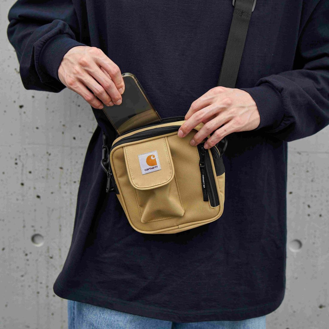 carhartt WIP [カーハートダブリューアイピー] エッセンシャル ショルダーバッグ [I031470] AGATE