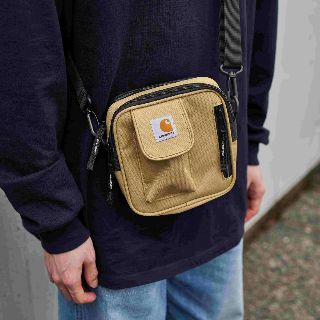 carhartt WIP [カーハートダブリューアイピー] エッセンシャル ショルダーバッグ [I031470] AGATE