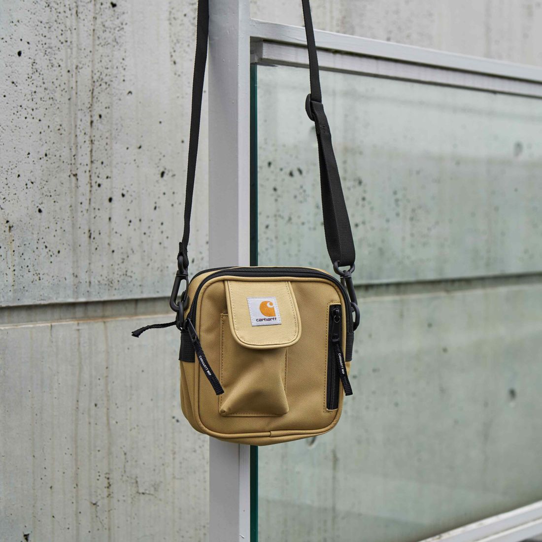 carhartt WIP [カーハートダブリューアイピー] エッセンシャル ショルダーバッグ [I031470] AGATE