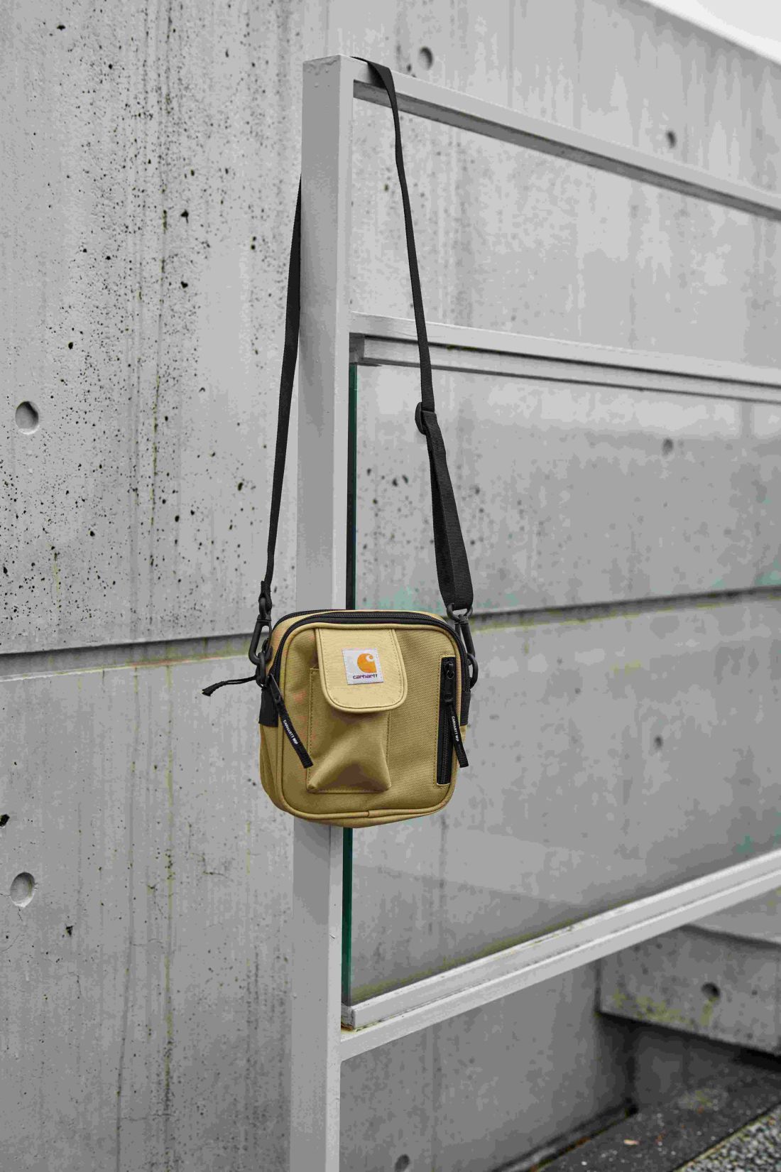 carhartt WIP [カーハートダブリューアイピー] エッセンシャル ショルダーバッグ [I031470] AGATE
