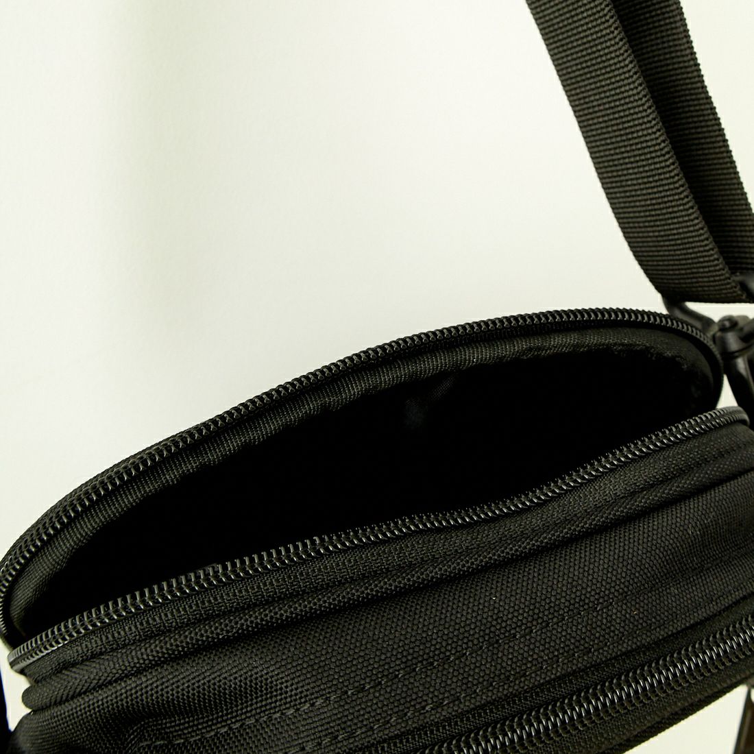 carhartt WIP [カーハートダブリューアイピー] エッセンシャル ショルダーバッグ [I031470] BLACK
