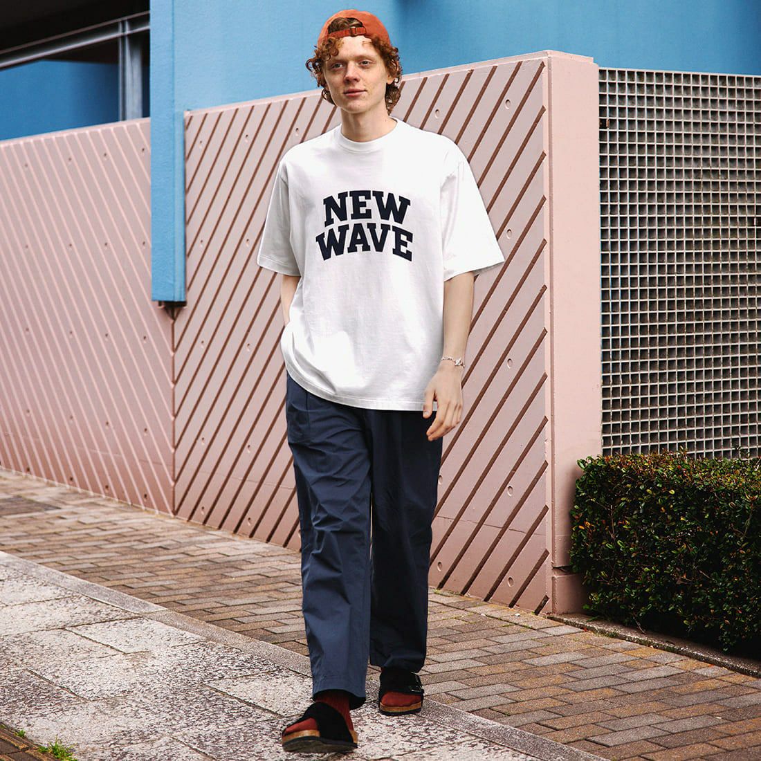 blurhms ROOTSTOCK [ブラームス ルーツストック] 別注 NEW WAVE プリントTシャツ [BROOTS24S34-JF] WHITE &&モデル身長：183cm 着用サイズ：3&&