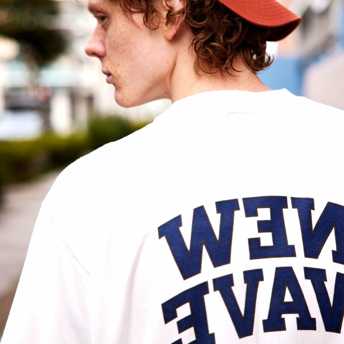 blurhms ROOTSTOCK [ブラームス ルーツストック] 別注 NEW WAVE プリントTシャツ [BROOTS24S34-JF] WHITE &&モデル身長：183cm 着用サイズ：3&&