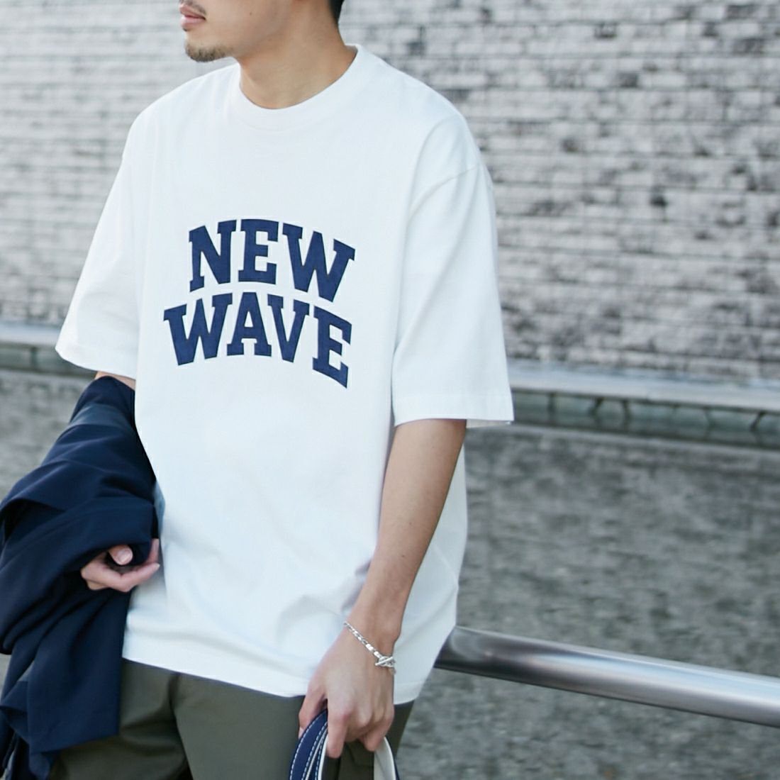 blurhms ROOTSTOCK [ブラームス ルーツストック] 別注 NEW WAVE プリントTシャツ [BROOTS24S34-JF] WHITE &&モデル身長：168cm 着用サイズ：3&&