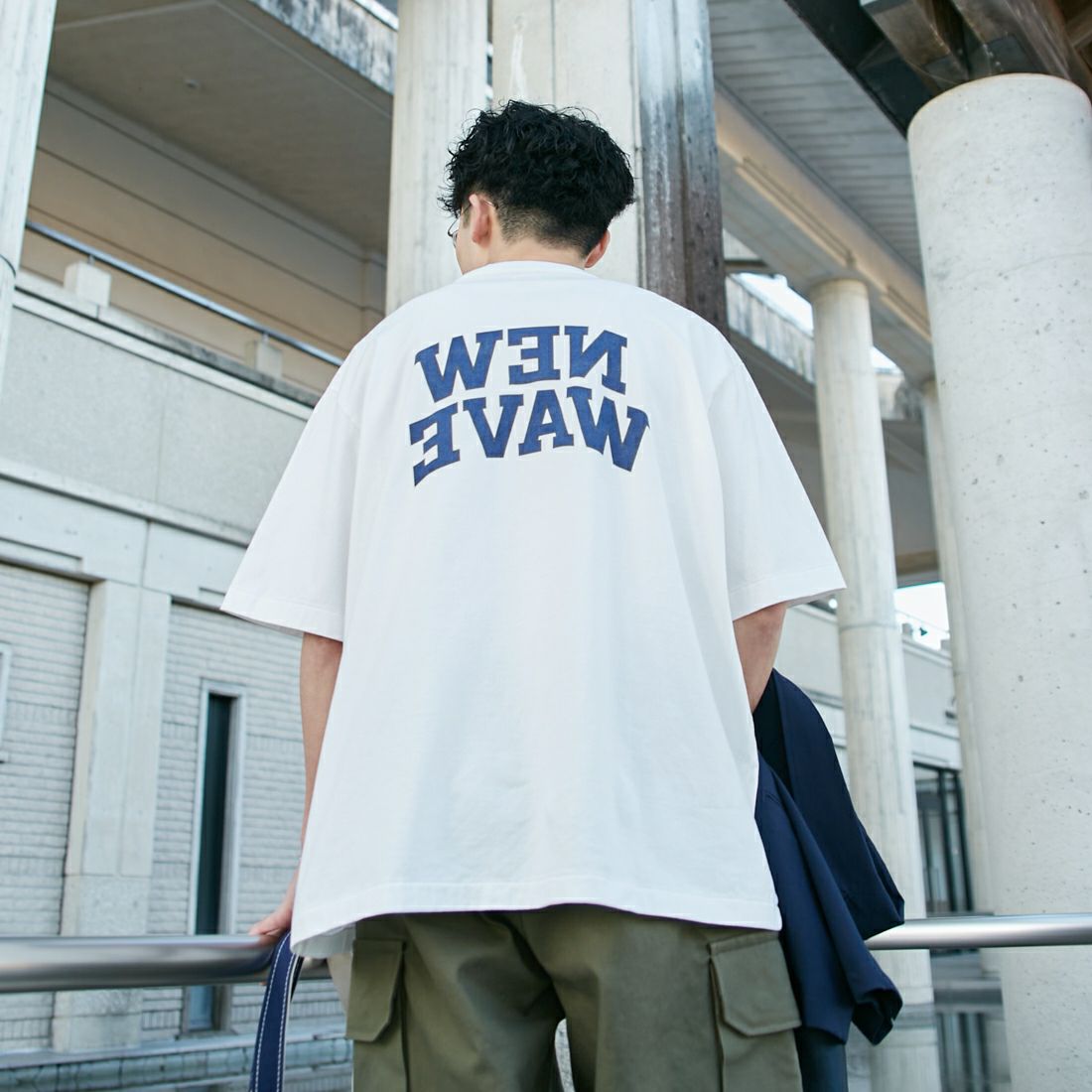 blurhms ROOTSTOCK [ブラームス ルーツストック] 別注 NEW WAVE プリントTシャツ [BROOTS24S34-JF] WHITE &&モデル身長：168cm 着用サイズ：3&&