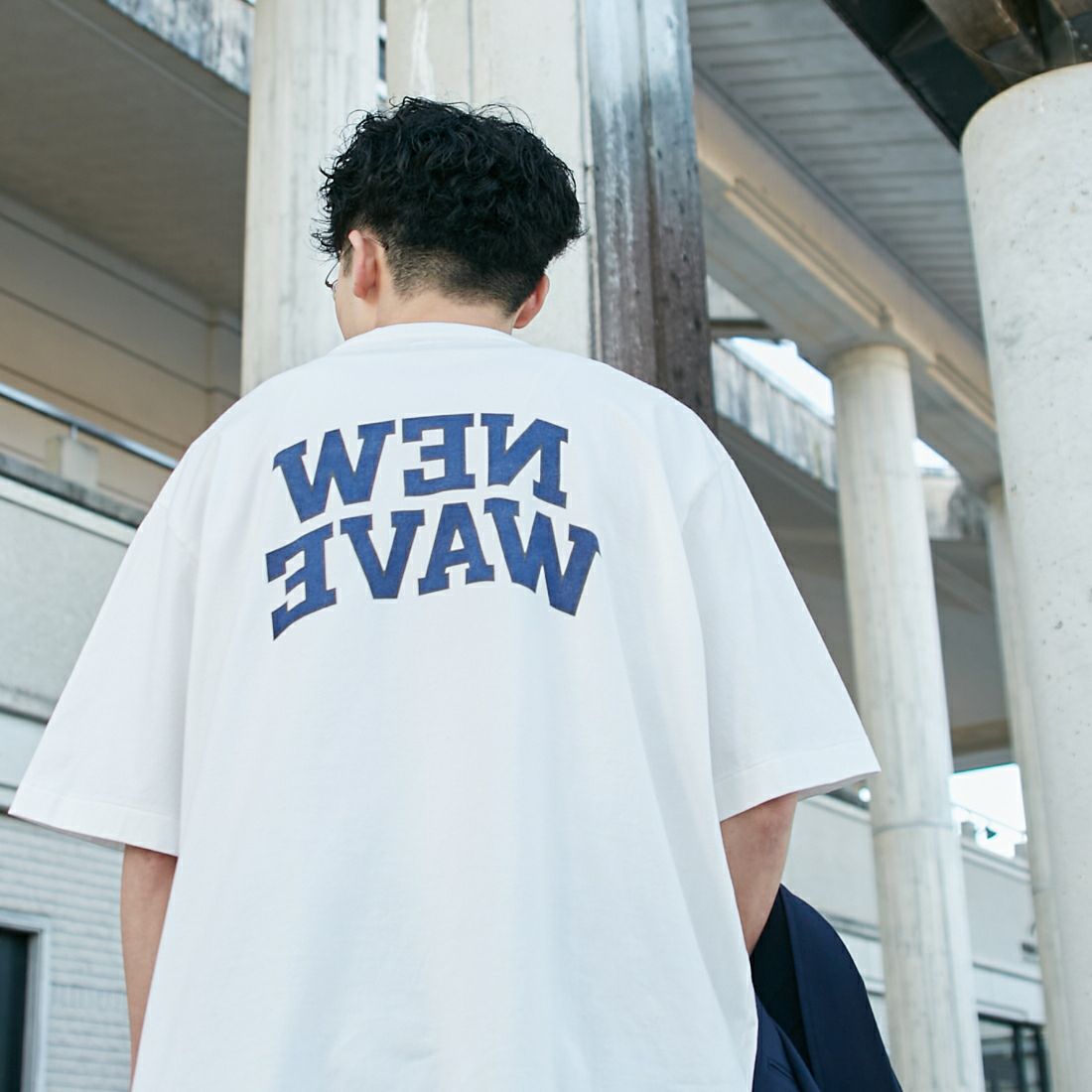 blurhms ROOTSTOCK [ブラームス ルーツストック] 別注 NEW WAVE プリントTシャツ [BROOTS24S34-JF] WHITE &&モデル身長：168cm 着用サイズ：3&&