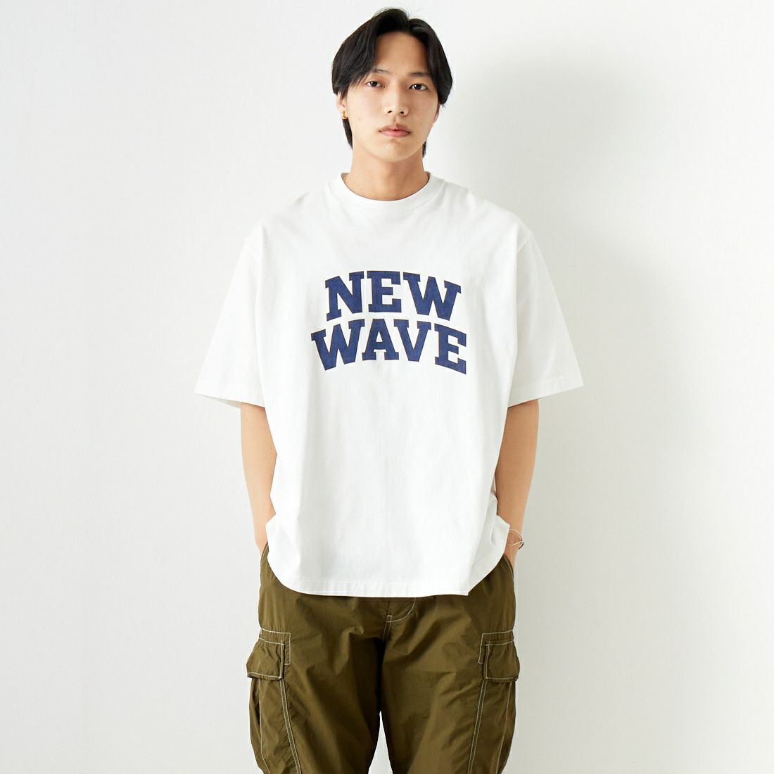 blurhms ROOTSTOCK [ブラームス ルーツストック] 別注 NEW WAVE プリントTシャツ [BROOTS24S34-JF] WHITE &&モデル身長：179cm 着用サイズ：3&&